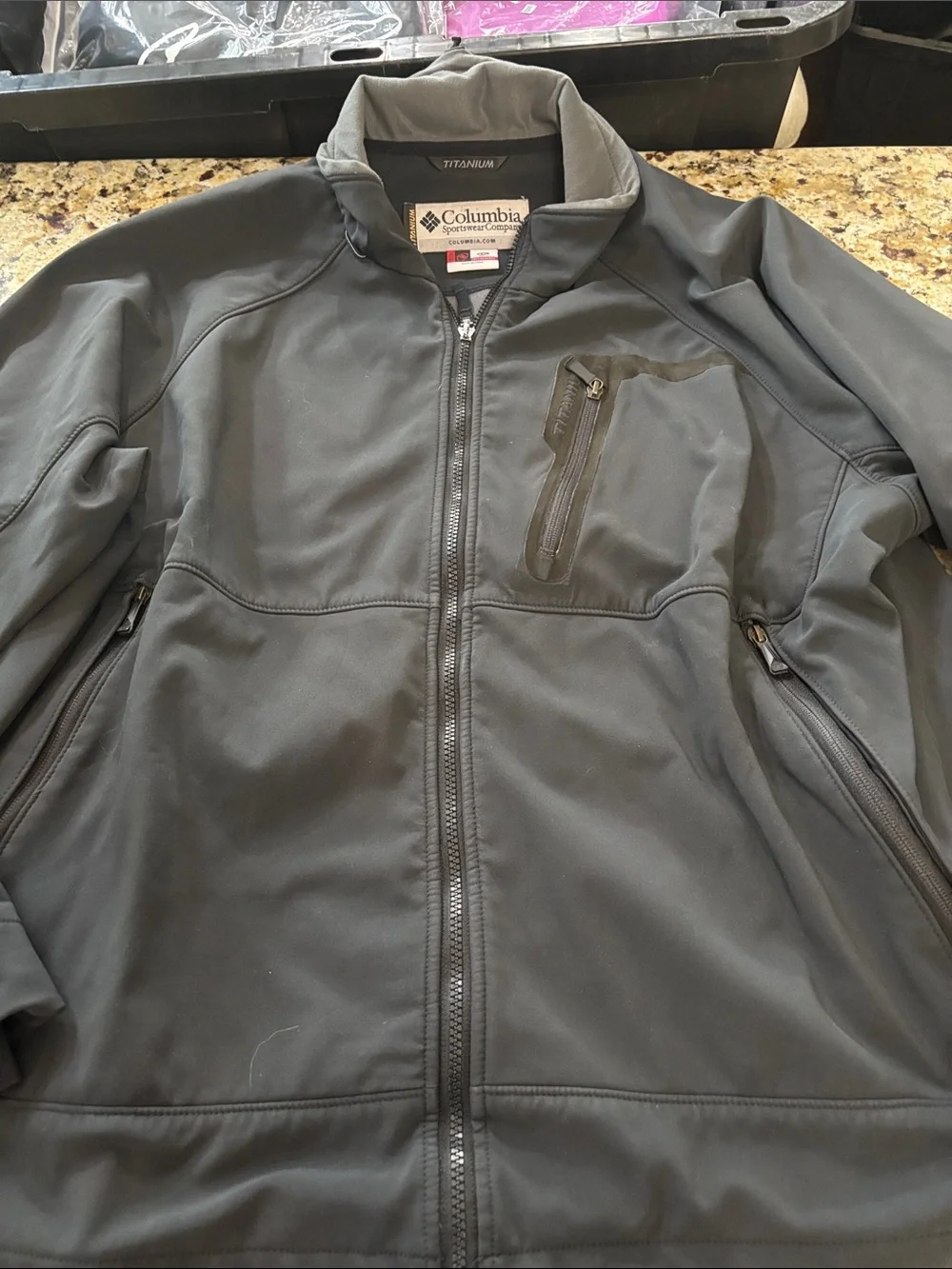 Columbia Men's Black Titanium Softshell Zip Jacket